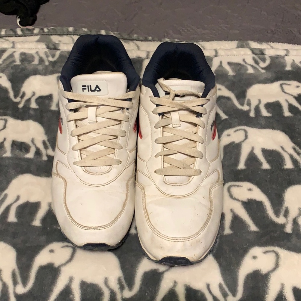 Tennis shoes - Picture 1 of 4